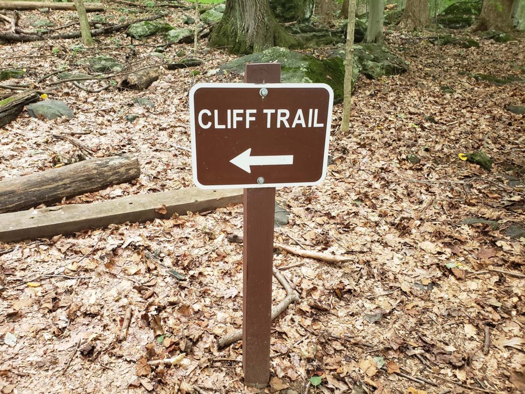 Sign pointing to Cliff Trail
